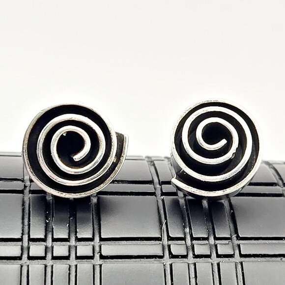T8-95 Mexican Silver Spiral Stud Earrings – Vintage 925 Marked - Picture 1 of 6